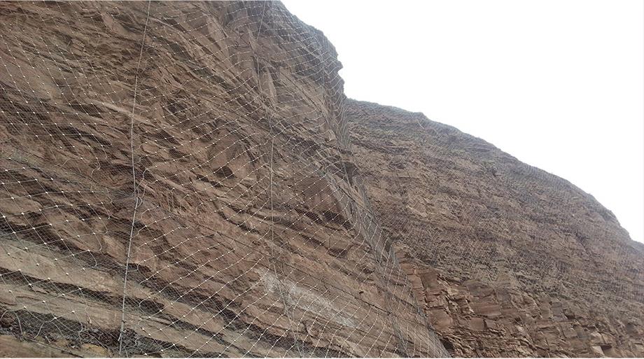 边坡防护网注浆加固