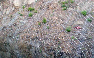 山体边坡防护网图片