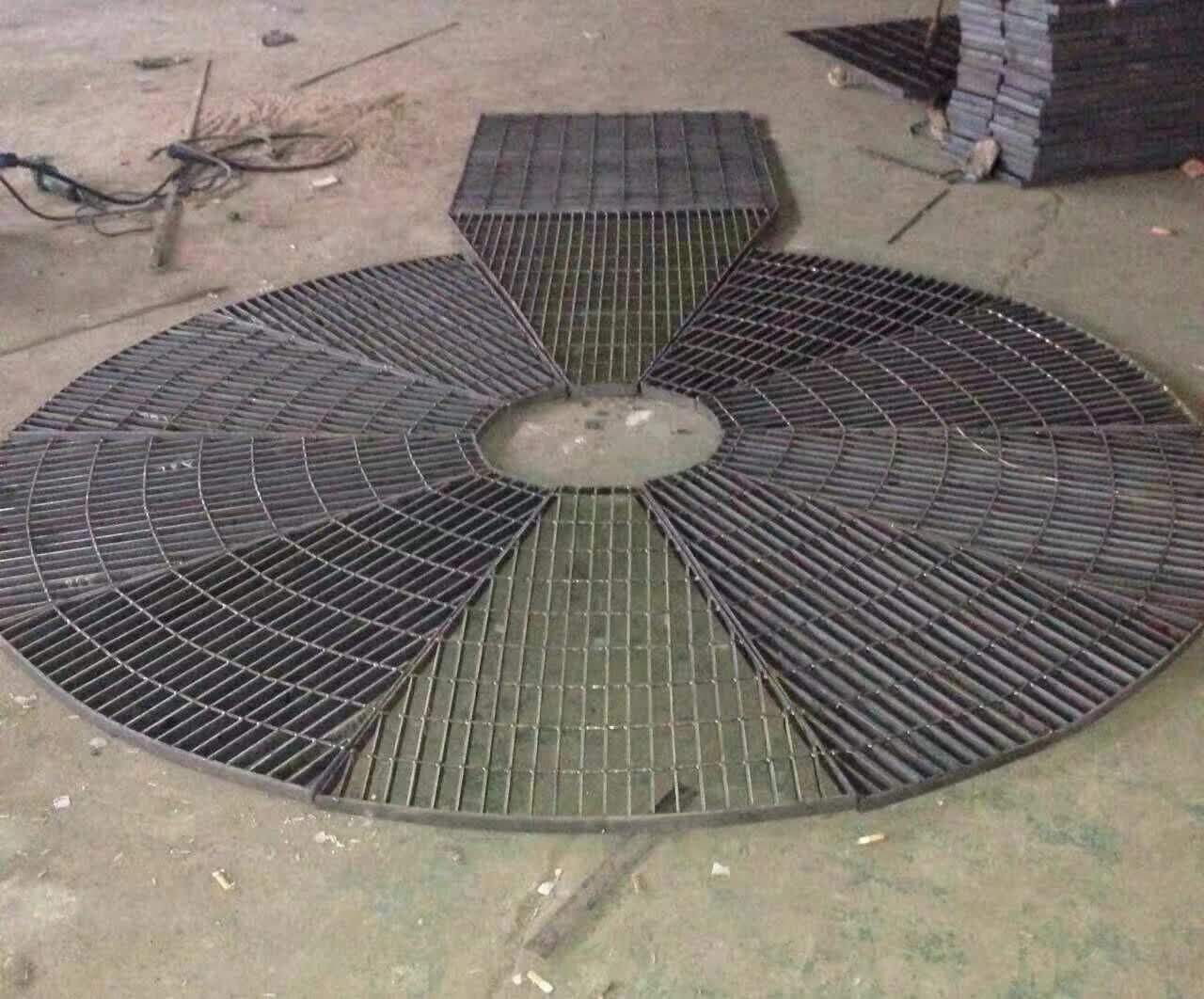 安平润潭镀锌钢格板公司