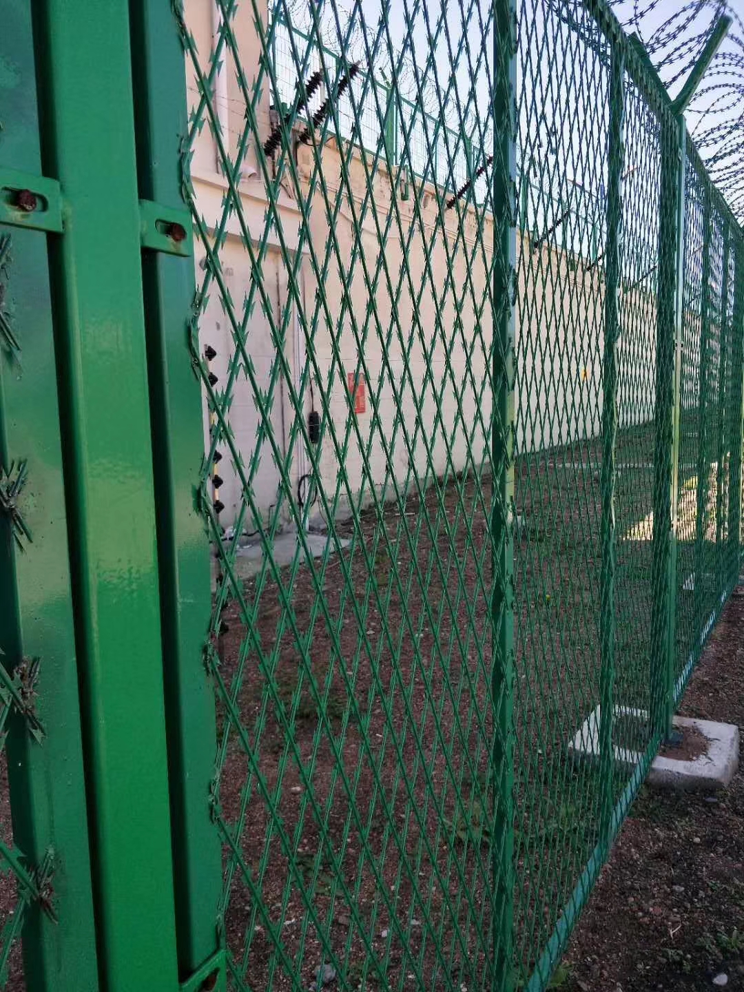 戒毒所刀片刺网