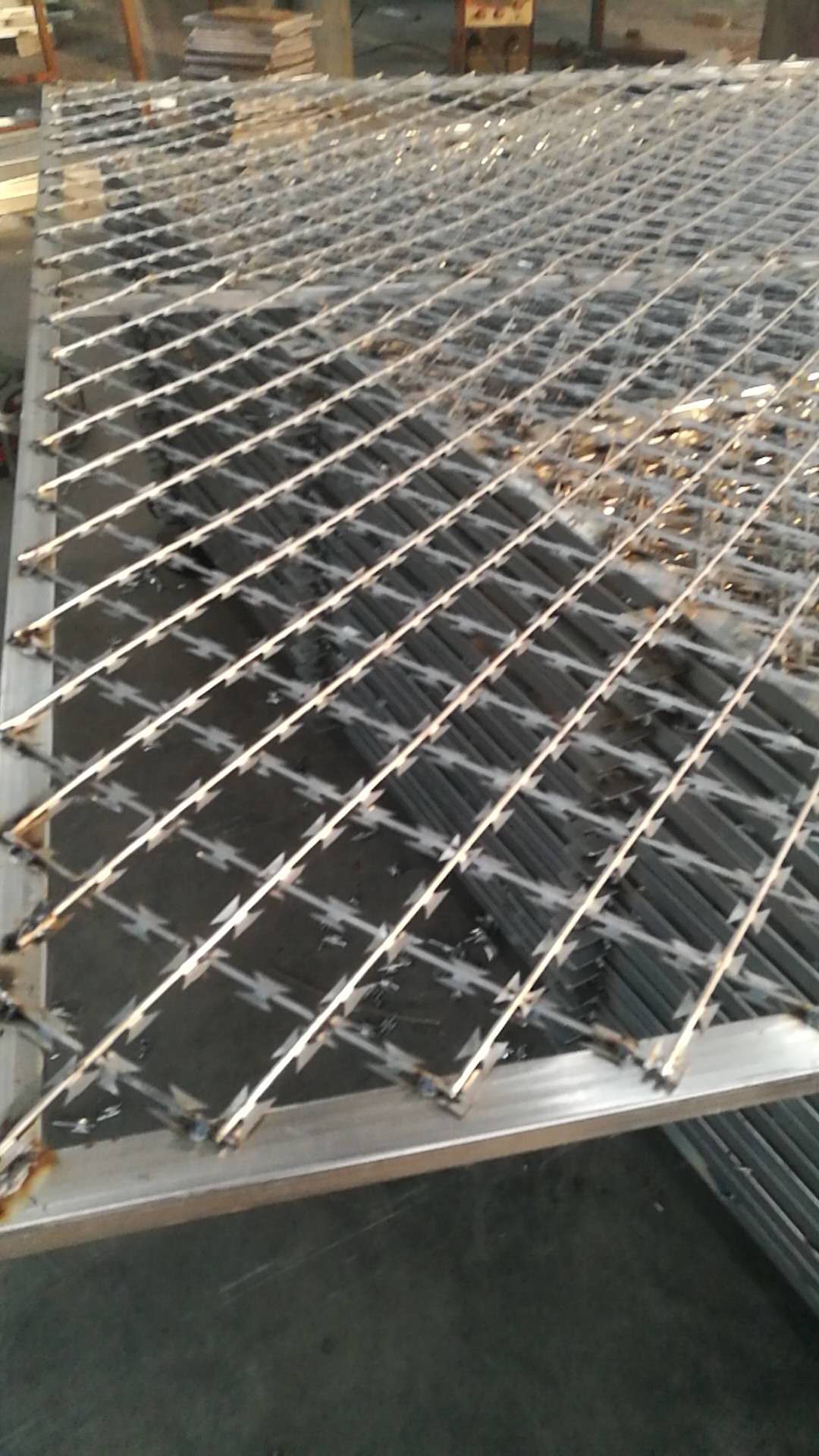 监狱刀片刺绳防护网